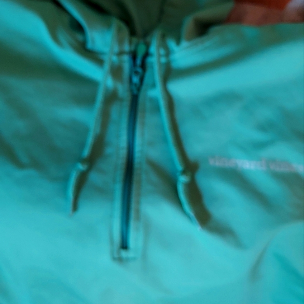 EUC VINEYARD VINES.